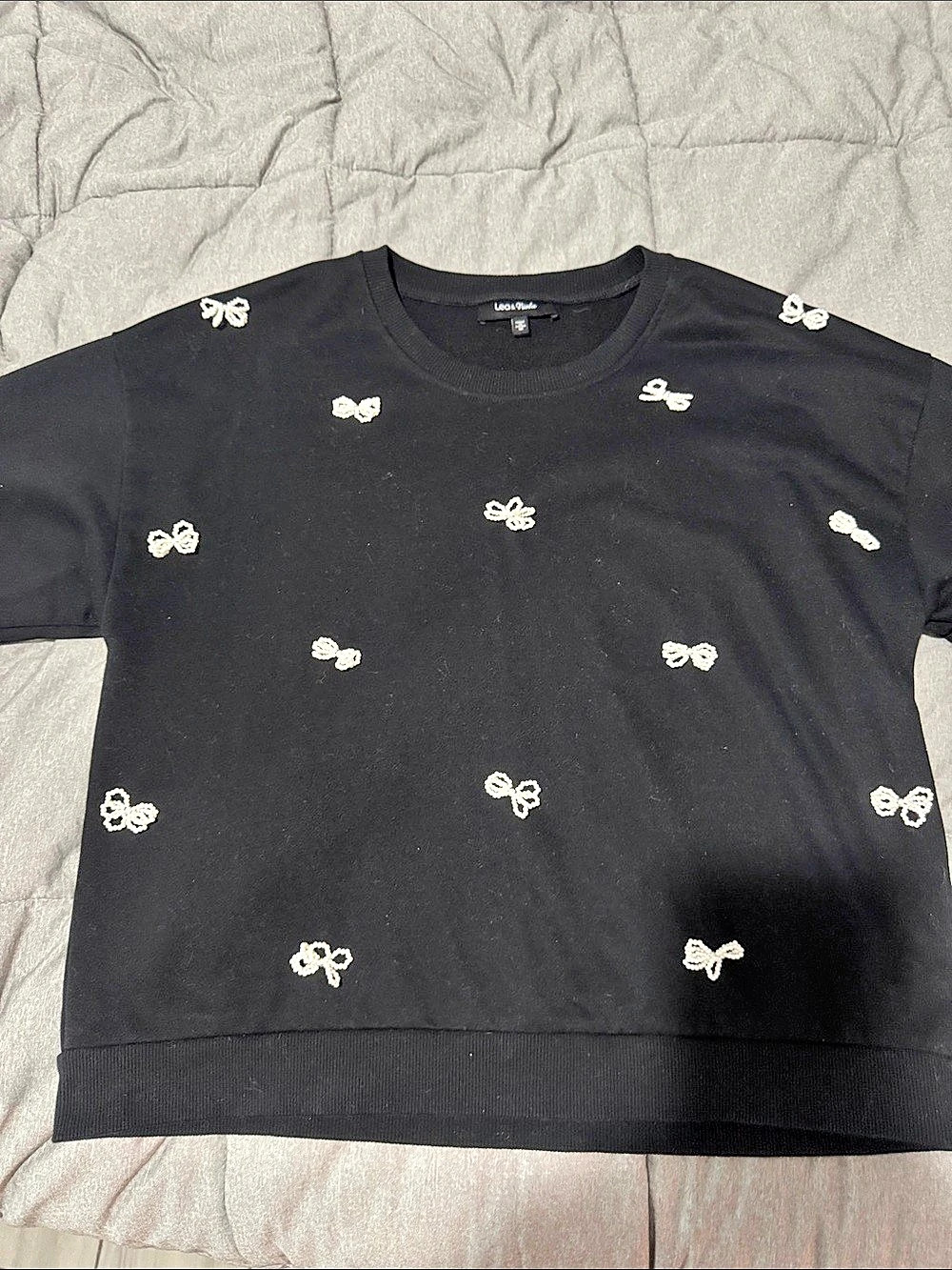 Leo & Mila Black Embroidered Sweatshirt Size Medium